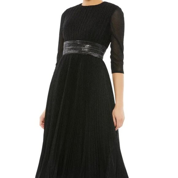 Mac Duggal Black Metallic Pleated A-Line Midi Cocktail Dress